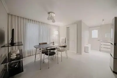 Image de 102 Apgujeong house 2 Room slightly semi-basement