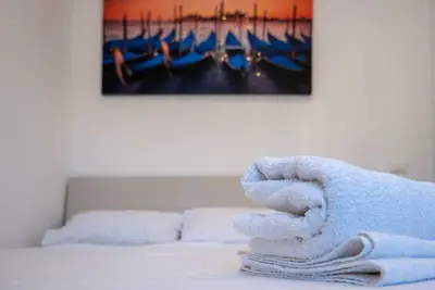 Image de Close to Mestre Train & Bus Station - Private Parking