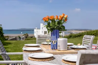 Image de Gardd Nain - Stunning 4-Bed Coastal Retreat with Sea Views, Sleeps 9
