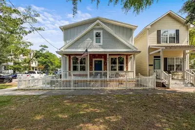 Image de Downtown Wilmington pet friendly revival bungalow. You'll love it!