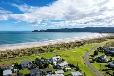 Image de Mahia Bliss - Surf & Serenity Holiday Home