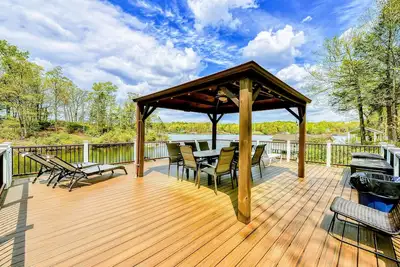 Image de Lakefront Lake Anna Views, Boat Dock, Firepit, Dec