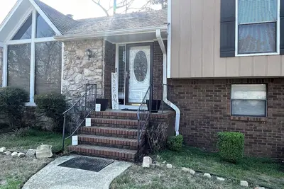 Image de Welcome to this lovely 3 bedroom home near access to all the city has to offer.