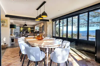 Image de La Villa des Cèdres-Vue panoramique sur le Luberon, luxe, calme et authenticité