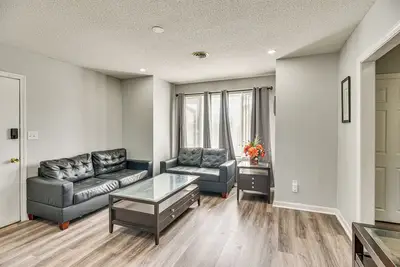 Image de 2 Mi to Waterfront: Walkable Fall River Apartment!