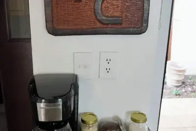 Image de Safari House in the center of town with A/C in the whole house.