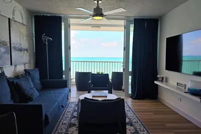 Image de Hidden Oasis 2-bedroom condo with Ocean Views and Beach access