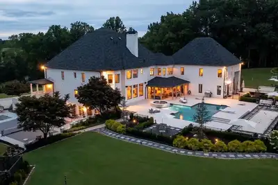 Image de The Perfect Luxury Getaway! Weddings Welcome!