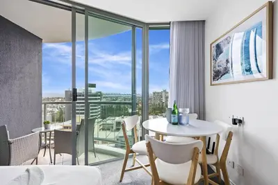 Image de Modern Deluxe Twin Room at Legends - Q Stay