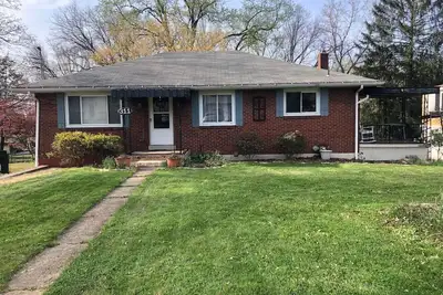 Image de Walking Distance to Us Open 0. 5 Mi-Ranch House w/ parking, 2-bedroom w/ Ac, WiFi