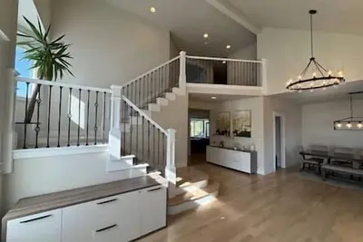 Image de Stunning Waterview House with Hot tub & Cold Plunge.