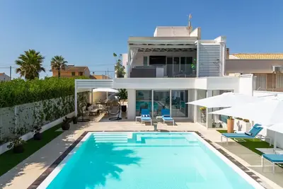 Image de Luxury Sea View Villa with Pool in Santa Maria del Focallo – Villa Barbara, Sici