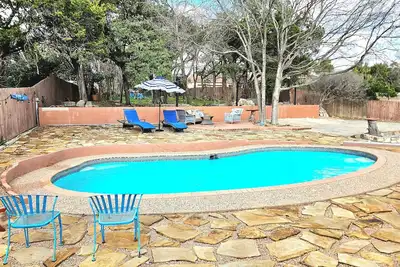 Image de Stunning Home w/ private Pool Amazing Lake Views & Sleeps 12