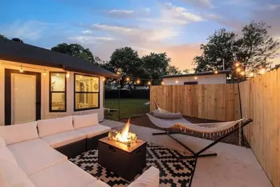 Image de Spacious 4/2 home, pool table, bbq, firepit