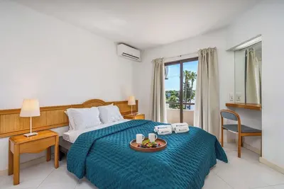 Image de Sunny Flat with a Balcony & Pool by HostWise