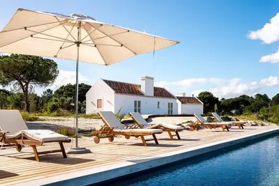 Image de Seamless luxury amid Comporta's rustic beauty