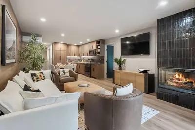 Image de Timber Ridge 1b | Luxury Condo in Newly Renovated Building, Close to Ski Slopes & Restaurants