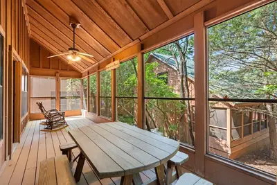 Image de Spacious Cabin at Green Mountain | Pools, Hot Tub, Near Strip, Dogs Welcome!