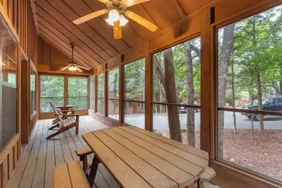 Image de 2br Cabin Getaway | Dogs Welcome, Near Strip & Sdc