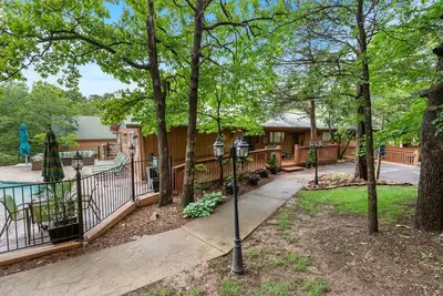 Image de Family-Friendly 2br + Loft Cabin | Pool + Pup Welcome
