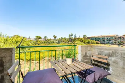 Image de Appartement \"Petite Maison\" avec jardin partagé, Wi-Fi et climatisation