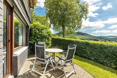 Image de Appartement \"Bärenhöhle\" avec vue sur les montagnes, terrasse privée et Wi-Fi
