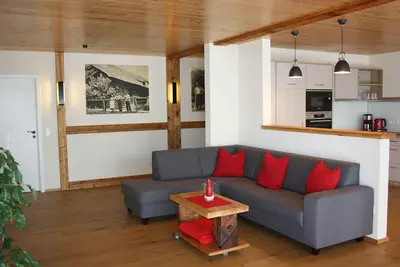 Image de Appartement \"Hochtalblick\" avec vue sur les montagnes, jardin partagé et Wi-Fi