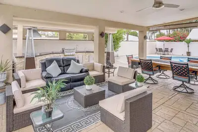 Image de Private Pool + Sauna: Pet-Friendly Reseda Retreat!