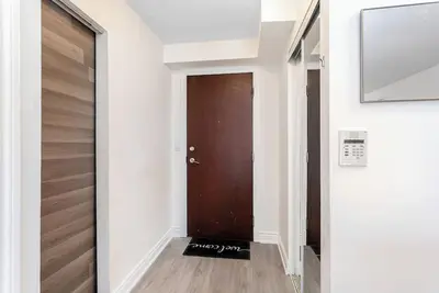 Image de Stylish 2br with Great View/Steps from Square One