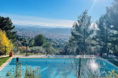 Image de Farniente provençale avec vue splendide