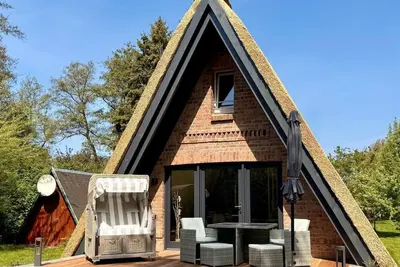 Image de Cozy vacation home on the island of Rügen on the fine Baltic Sea sandy beach