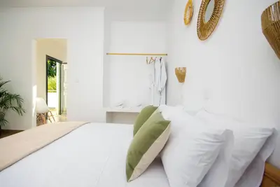 Image de Enjoy Comfort and Excellent Hospitality for a Memorable Stay!