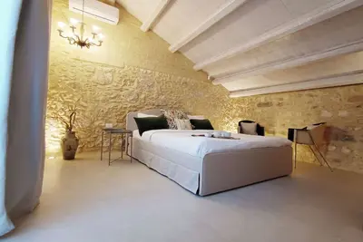 Image de terrace parking beach bathtube\nSyracuse Stylish Suites [53]