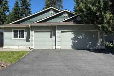 Image de Elegant 4-bedroom Golf Course Retreat with Private Beach Access