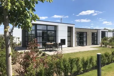 Image de Nestled in the countryside: Chalet SunnyTides - your vacation starts here