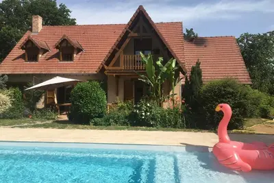 Image de Gîte de Charme avec Piscine Privée et Jardin - 7 Pers