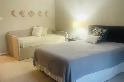 Image de Cozy 2-bedroom townhome in fantastic Houston with WiFi, Ac