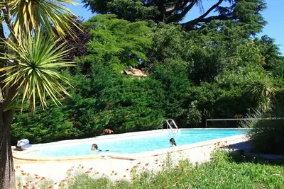 Appartement \"Loudéro\" avec piscine partagée, terrasse privée et Wi-Fi