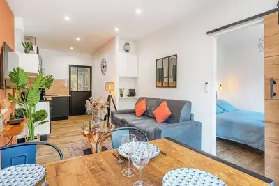 Image de Terrasse et Spa au cœur de Monplaisir!