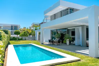 Villa 'Dominica' avec vue sur la mer, Wi-Fi et climatisation