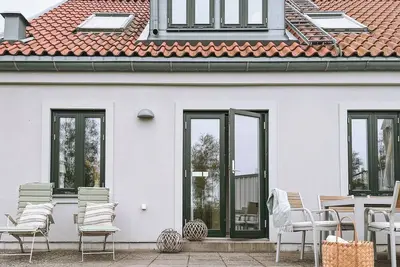 Image de Family-friendly accommodation with pool & tennis court near Torekov Golf Club