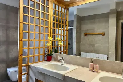 Image de Accommodation for 5 people a few steps from the lakefront with large terrace overlooking the lake