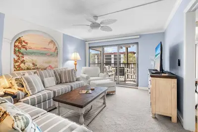 Image de Sunny Sanibel Escape: 2br Condo with Gulf Views & Resort Amenities