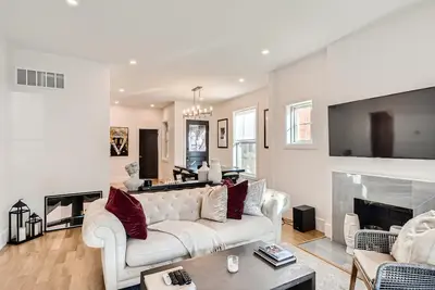 Spacious 4-bedroom house in Denver!