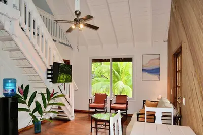 Image de Relaxing 2br Home in Roatan’s Sundancer Community w/ Pool & Dock Access