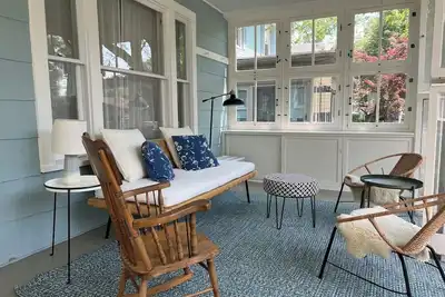 Image de Charming 3-bedroom, 2-bath cottage with Ac in Lakeside near Hoover Auditorium