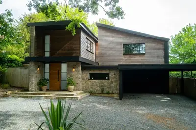 Image de Verdant Rise - Contemporary Country Retreat