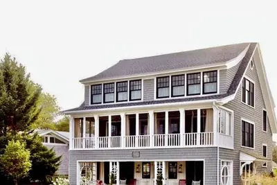 Image de Tidewatch, Quintessential Beach House…\nSteps to Sand Monthly rental only