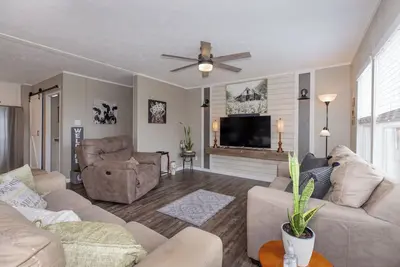 Image de Farmhouse inspired 3-bedroom open concept house with panoramic views!