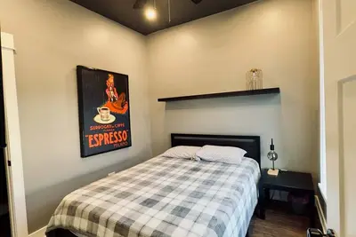 Image de Spacious 4-bedroom apartment with WiFi, Ac in beautiful Chicago